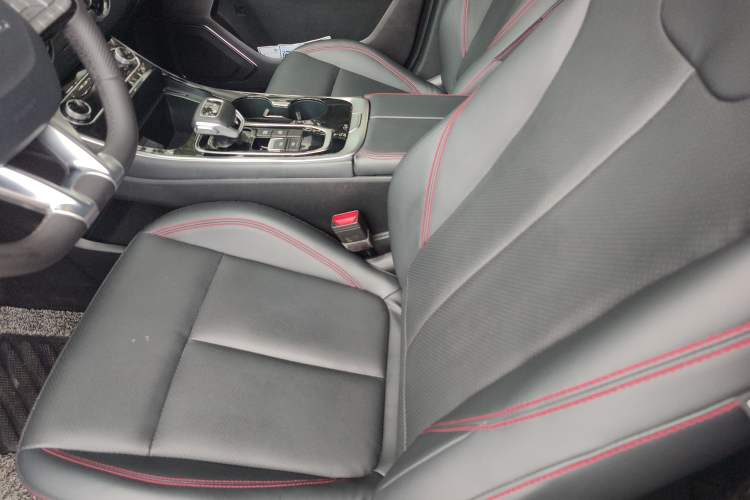 Used FORTHING T5 EVO 2021 1.5TD DCT Diamond Edition Left Front Seat