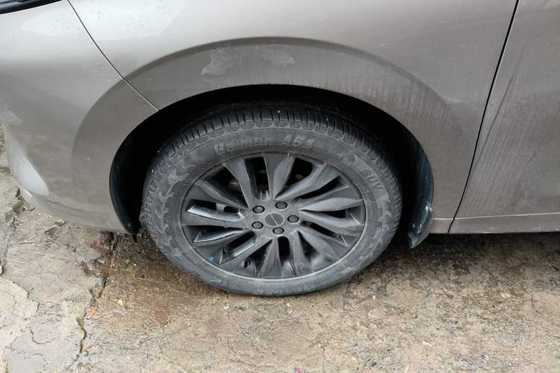 Used FORTHING T5 EVO 2021 1.5TD DCT Platinum Edition Left Front Wheel Hub