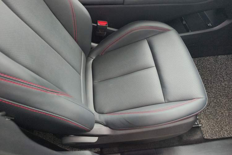 Used FORTHING T5 EVO 2021 1.5TD DCT Diamond Edition Right Front Seat
