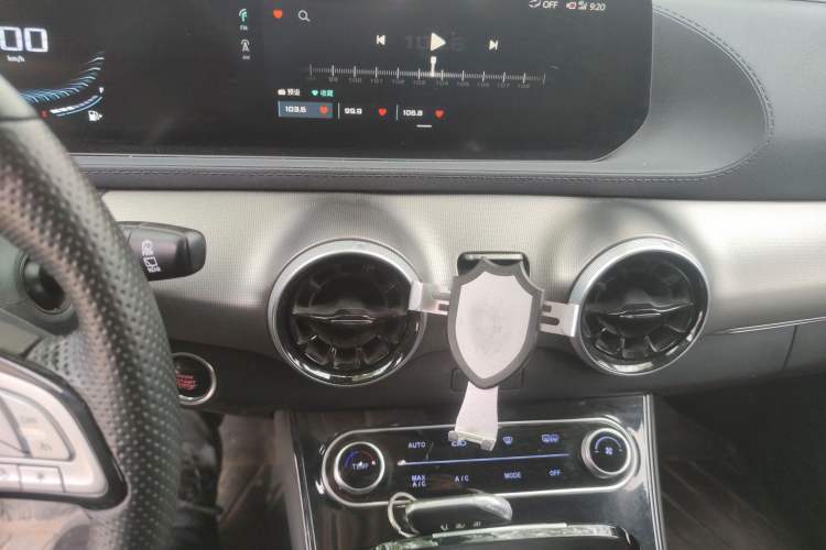 Used FORTHING T5 EVO 2021 1.5TD DCT Diamond Edition Audio And AC Panel