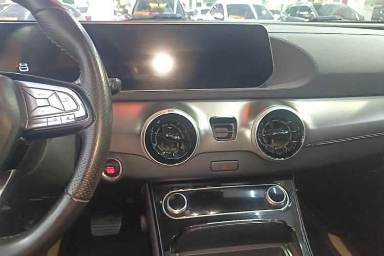 Used FORTHING T5 EVO 2021 1.5TD DCT Diamond Edition Audio And AC Panel