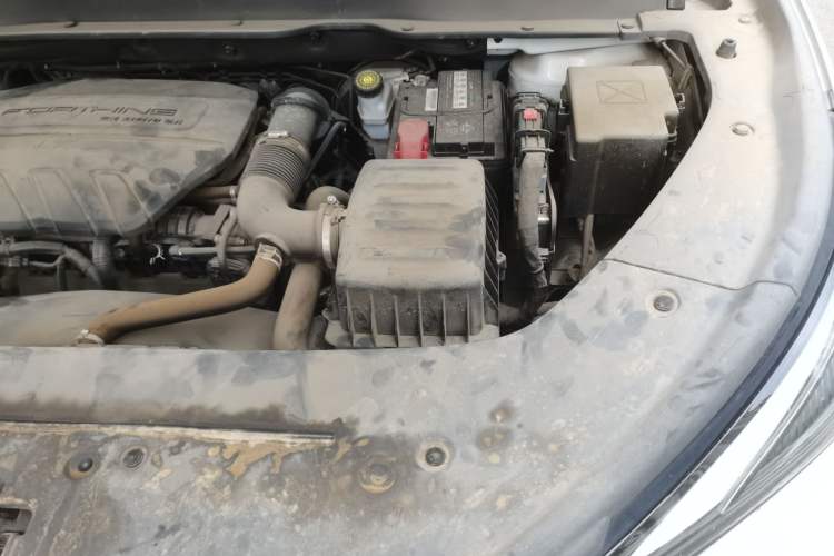 Used FORTHING T5 EVO 2021 1.5TD DCT Diamond Edition Engine Bay Left