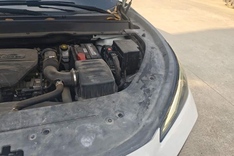 Used FORTHING T5 EVO 2021 1.5TD DCT Diamond Edition Engine Bay Left