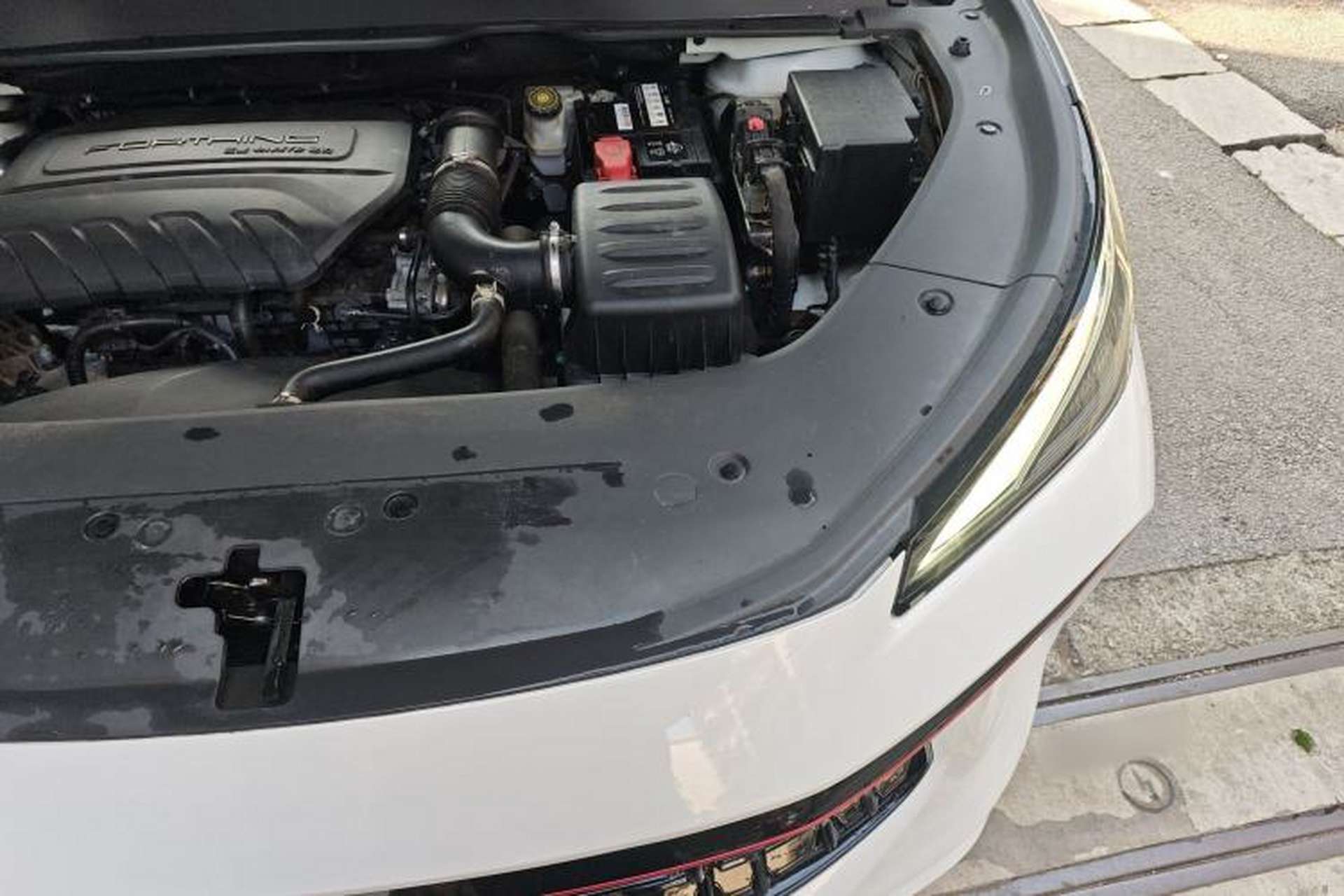 Used FORTHING T5 EVO 2021 1.5TD DCT Diamond Edition Engine Bay Left