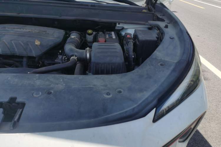 Used FORTHING T5 EVO 2021 1.5TD DCT Diamond Edition Engine Bay Left