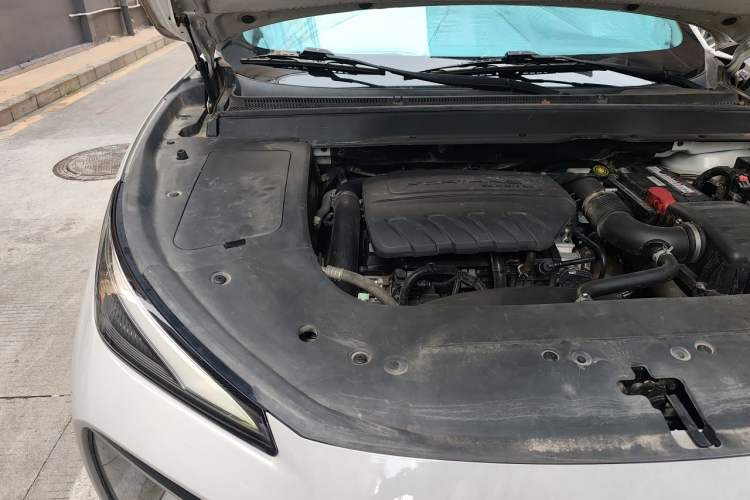 Used FORTHING T5 EVO 2021 1.5TD DCT Diamond Edition Engine Bay Right