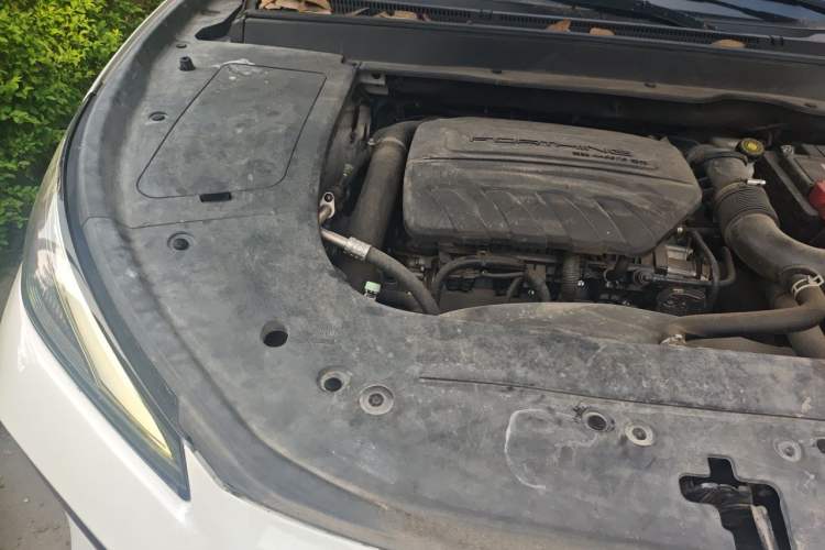 Used FORTHING T5 EVO 2021 1.5TD DCT Diamond Edition Engine Bay Right