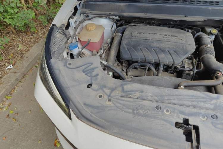 Used FORTHING T5 EVO 2021 1.5TD DCT Platinum Edition Engine Bay Right