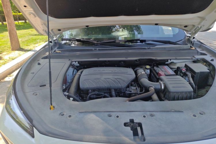 Used FORTHING T5 EVO 2021 1.5TD DCT Diamond Edition Engine Bay Right