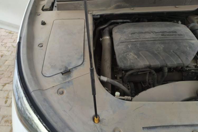 Used FORTHING T5 EVO 2021 1.5TD DCT Diamond Edition Engine Bay Right