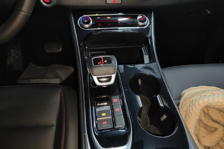 Used FORTHING T5 EVO 2021 1.5TD DCT Diamond Edition Gear Lever