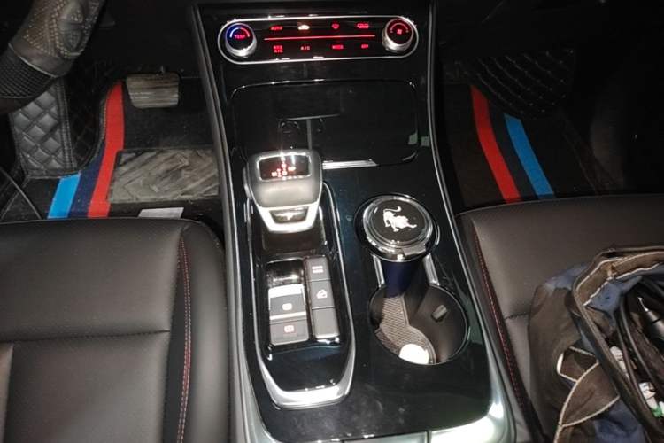 Used FORTHING T5 EVO 2021 1.5TD DCT Diamond Edition Gear Lever