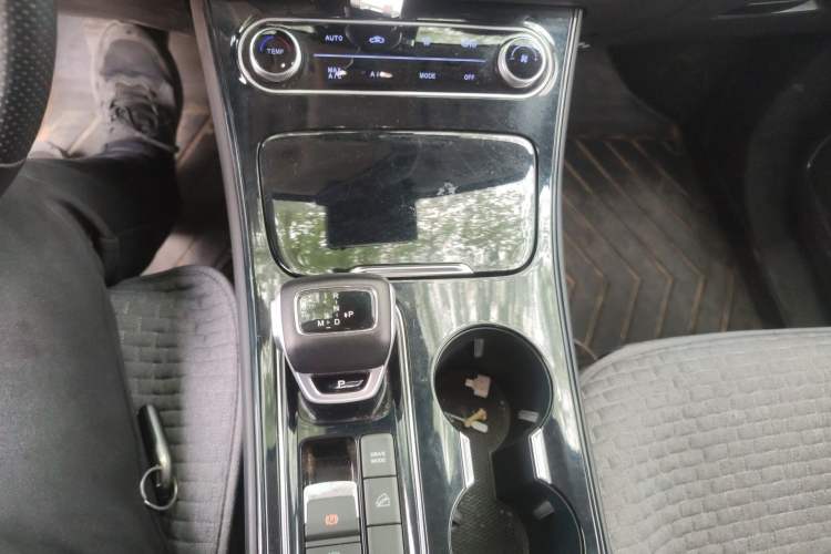 Used FORTHING T5 EVO 2021 1.5TD DCT Diamond Edition Gear Lever