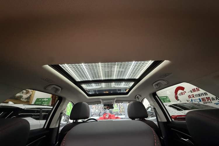 Used FORTHING T5 EVO 2021 1.5TD DCT Diamond Edition Headliner
