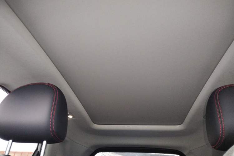 Used FORTHING T5 EVO 2021 1.5TD DCT Diamond Edition Headliner