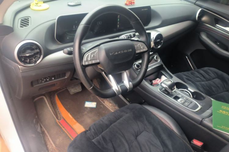 Used FORTHING T5 EVO 2021 1.5TD DCT Diamond Edition Interior 2