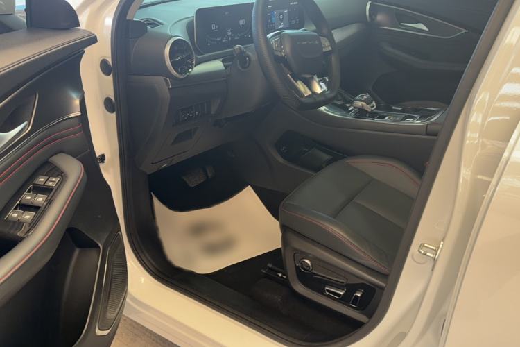 Used FORTHING T5 EVO 2021 1.5TD DCT Diamond Edition Interior 2
