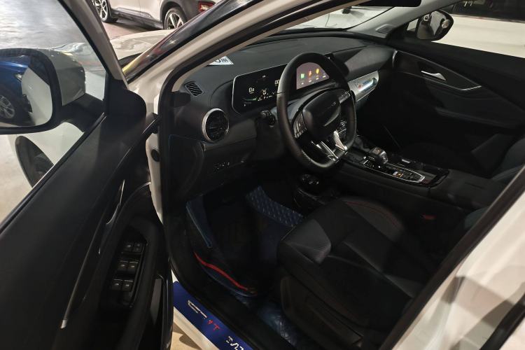 Used FORTHING T5 EVO 2021 1.5TD DCT Platinum Edition Interior 5