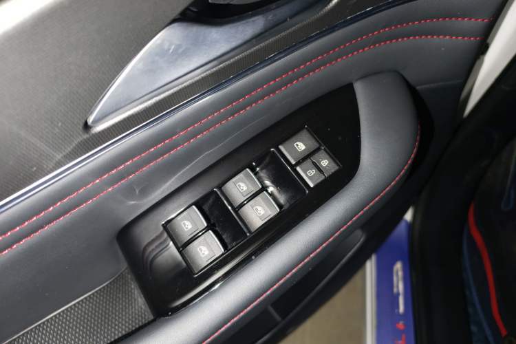 Used FORTHING T5 EVO 2021 1.5TD DCT Platinum Edition Interior 8
