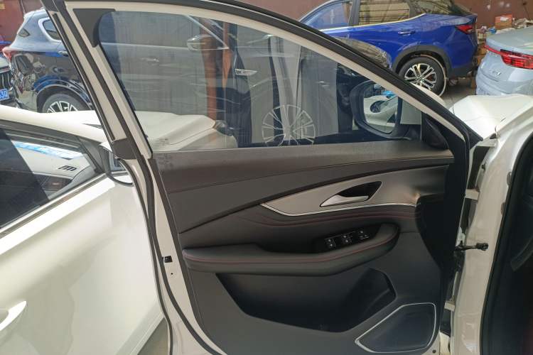 Used FORTHING T5 EVO 2021 1.5TD DCT Diamond Edition Left Front Door Interior