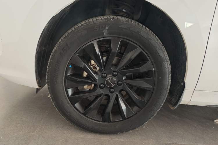 Used FORTHING T5 EVO 2021 1.5TD DCT Diamond Edition Left Front Wheel Hub