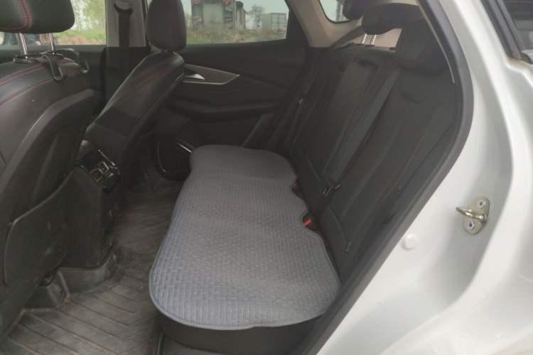 Used FORTHING T5 EVO 2021 1.5TD DCT Diamond Edition Left Rear Seat