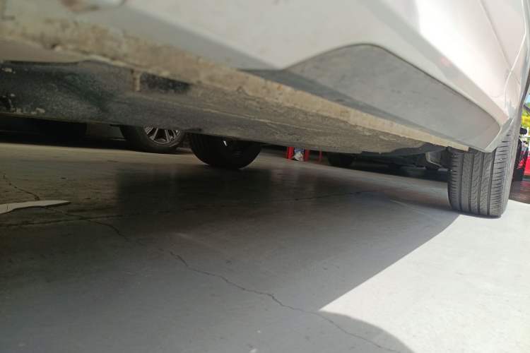 Used FORTHING T5 EVO 2021 1.5TD DCT Diamond Edition Left Side Sill