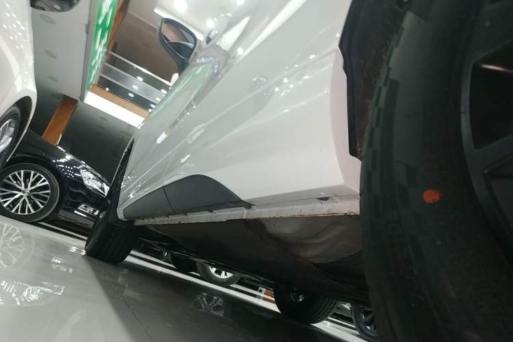 Used FORTHING T5 EVO 2021 1.5TD DCT Diamond Edition Left Side Sill