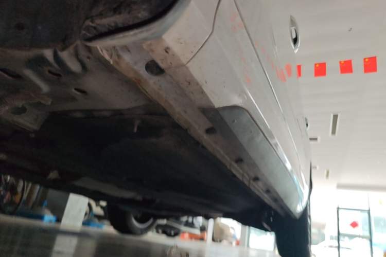 Used FORTHING T5 EVO 2021 1.5TD DCT Diamond Edition Left Side Sill