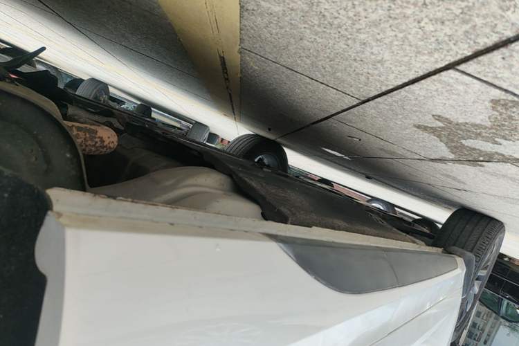 Used FORTHING T5 EVO 2021 1.5TD DCT Diamond Edition Left Side Sill
