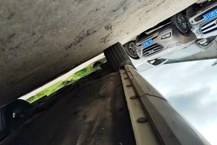 Used FORTHING T5 EVO 2021 1.5TD DCT Diamond Edition Left Side Sill