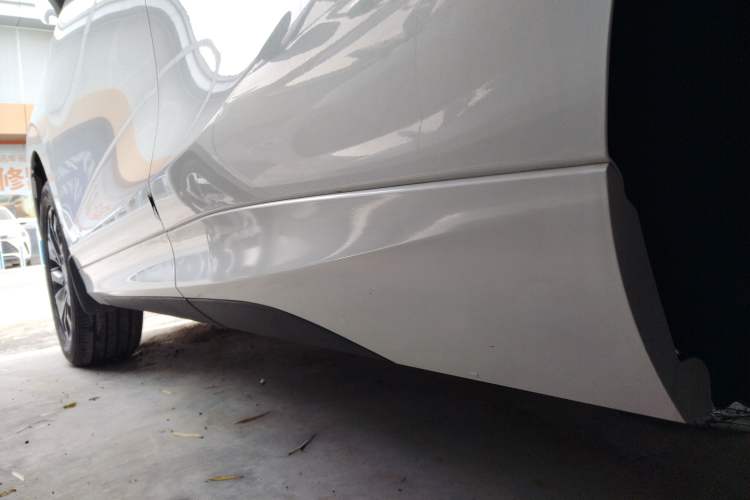 Used FORTHING T5 EVO 2021 1.5TD DCT Diamond Edition Left Side Sill