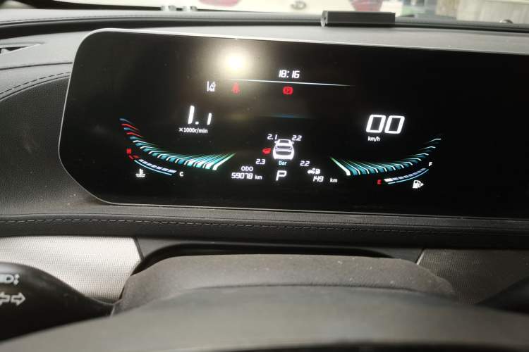 Used FORTHING T5 EVO 2021 1.5TD DCT Diamond Edition Odometer Close Up