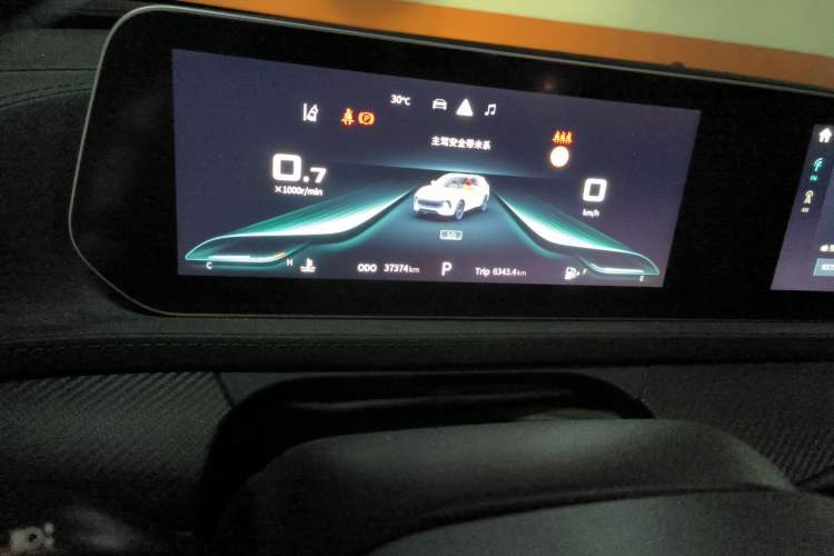 Used FORTHING T5 EVO 2021 1.5TD DCT Starry Edition Odometer Close Up