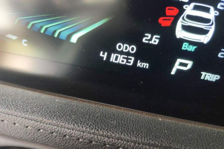 Used FORTHING T5 EVO 2021 1.5TD DCT Diamond Edition Odometer Close Up