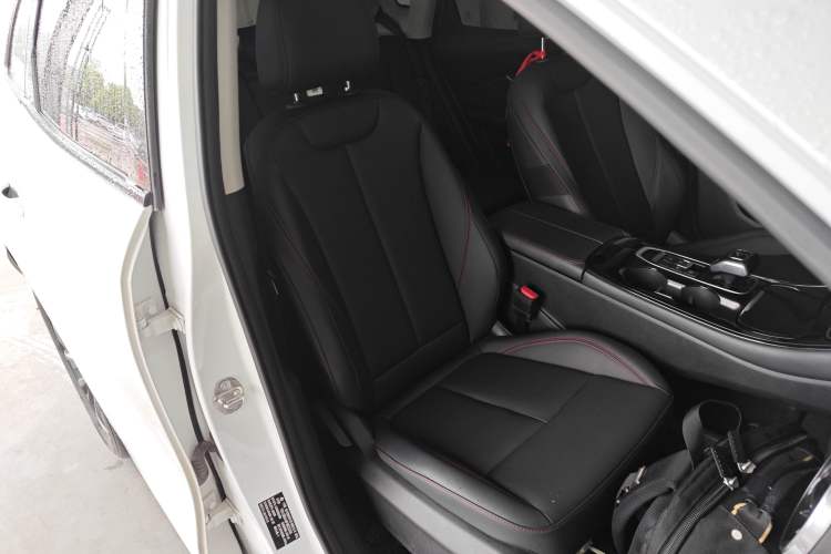 Used FORTHING T5 EVO 2021 1.5TD DCT Diamond Edition Right Front Seat