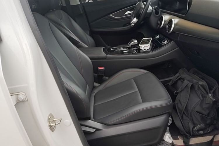 Used FORTHING T5 EVO 2021 1.5TD DCT Diamond Edition Right Front Seat