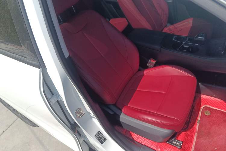 Used FORTHING T5 EVO 2021 1.5TD DCT Diamond Edition Right Front Seat