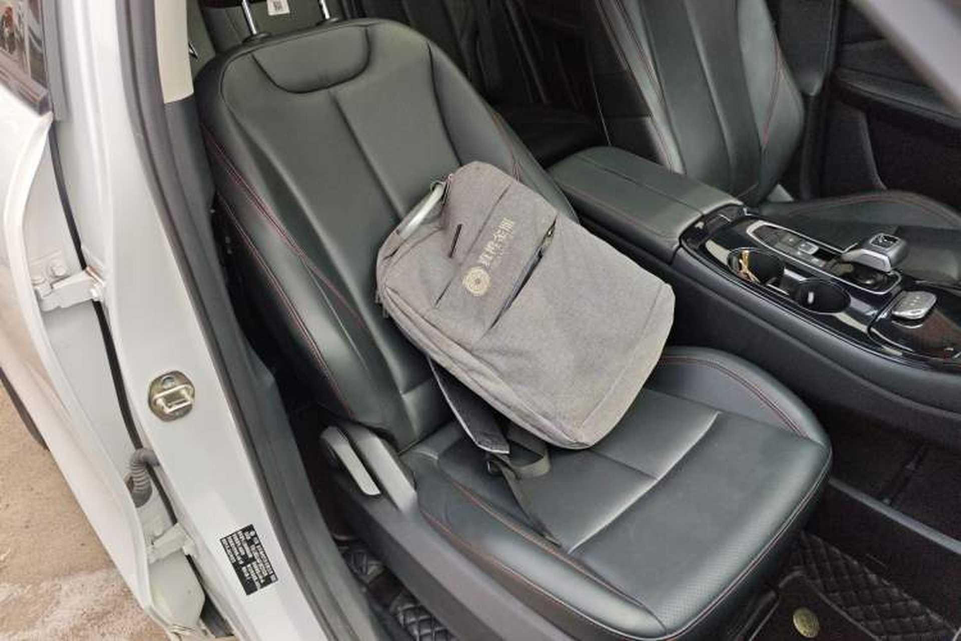 Used FORTHING T5 EVO 2021 1.5TD DCT Diamond Edition Right Front Seat
