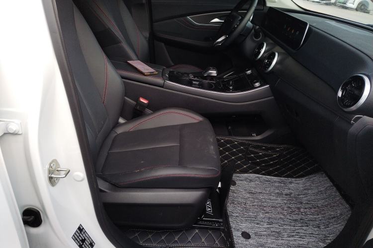 Used FORTHING T5 EVO 2021 1.5TD DCT Diamond Edition Right Front Seat