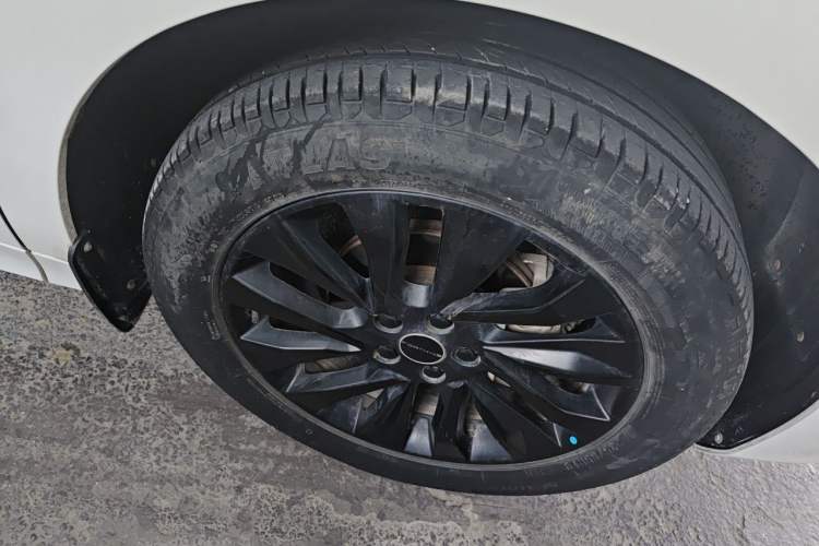 Used FORTHING T5 EVO 2021 1.5TD DCT Diamond Edition Right Front Wheel Hub