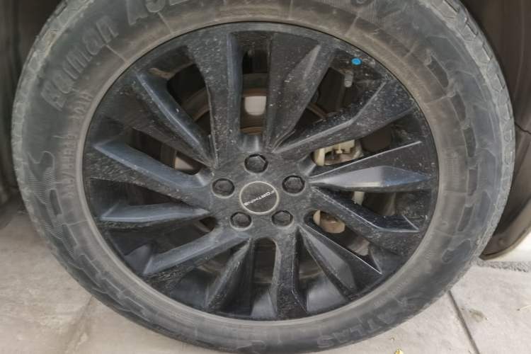 Used FORTHING T5 EVO 2021 1.5TD DCT Diamond Edition Right Front Wheel Hub