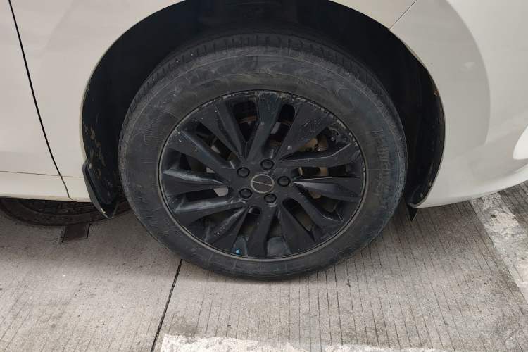 Used FORTHING T5 EVO 2021 1.5TD DCT Diamond Edition Right Front Wheel Hub