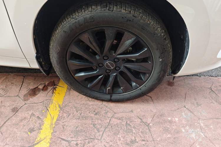 Used FORTHING T5 EVO 2021 1.5TD DCT Diamond Edition Right Front Wheel Hub