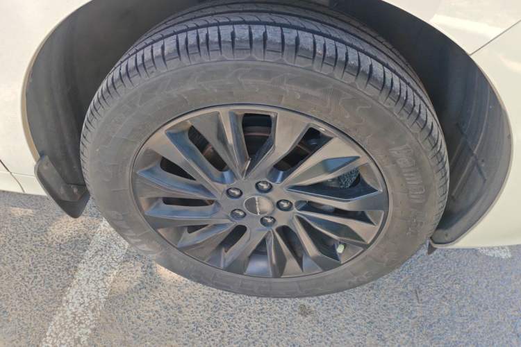 Used FORTHING T5 EVO 2021 1.5TD DCT Diamond Edition Right Front Wheel Hub