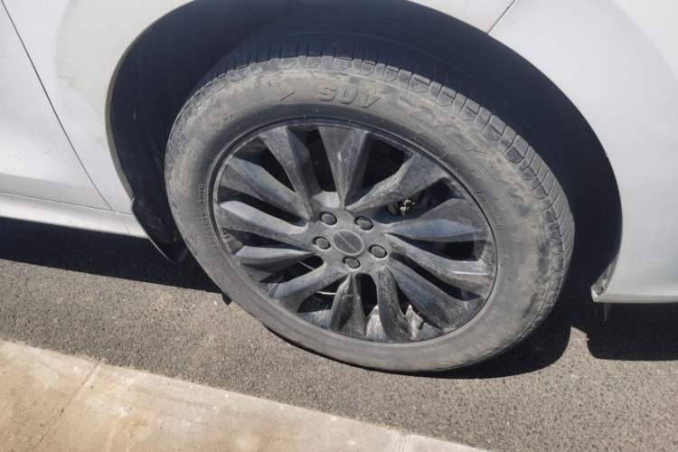 Used FORTHING T5 EVO 2021 1.5TD DCT Diamond Edition Right Front Wheel Hub