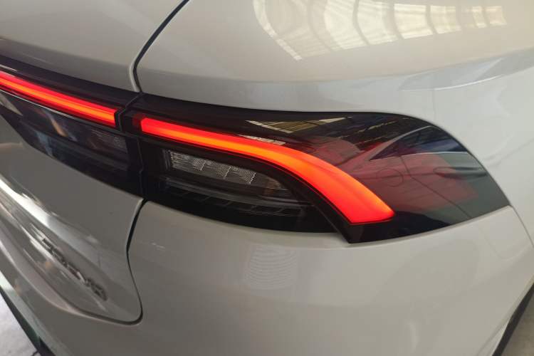 Used FORTHING T5 EVO 2021 1.5TD DCT Diamond Edition Right Rear Taillight