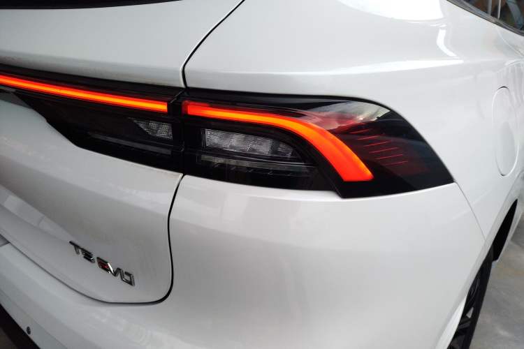 Used FORTHING T5 EVO 2021 1.5TD DCT Diamond Edition Right Rear Taillight