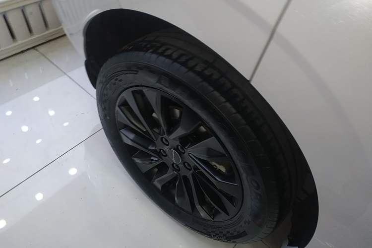 Used FORTHING T5 EVO 2021 1.5TD DCT Diamond Edition Right Rear Wheel Hub