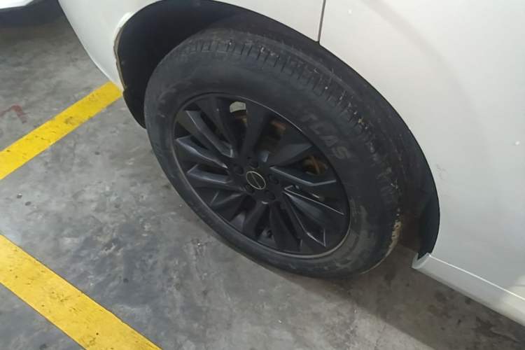 Used FORTHING T5 EVO 2021 1.5TD DCT Diamond Edition Right Rear Wheel Hub
